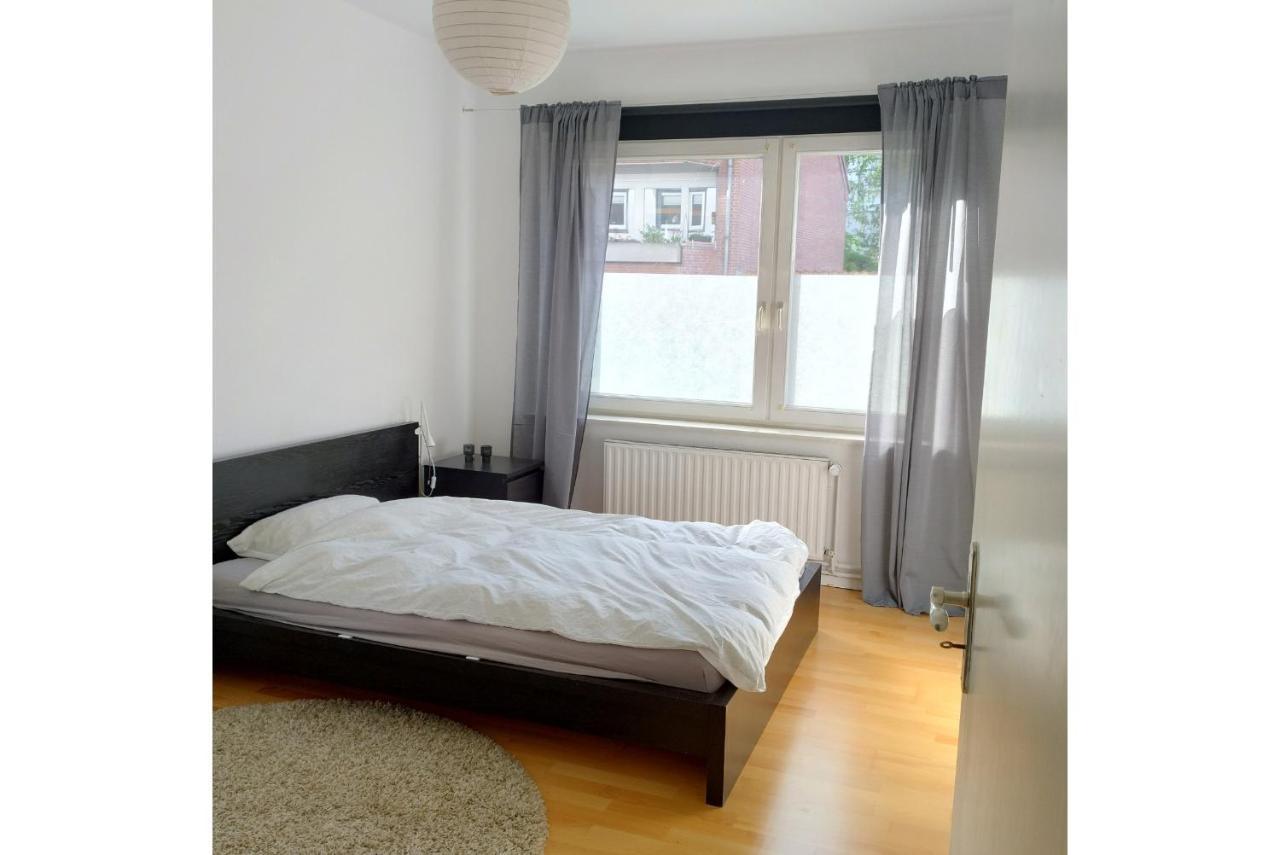 Private Apartment *