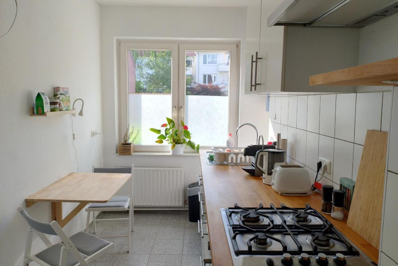 Private Apartment *